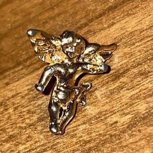 Angel Gold Tone Pin Christmas Holiday Religious Collectible Lapel Hat Pinback